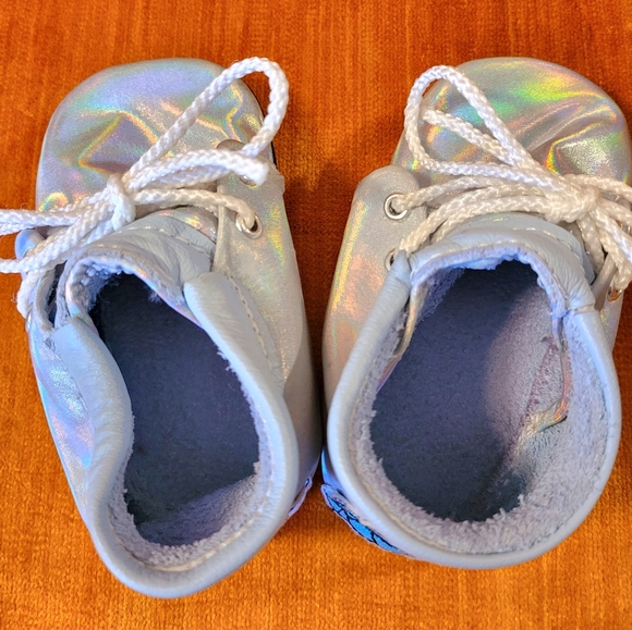 Melted Soles Handmade Sea Shell Moccasins - Picture 7 of 8